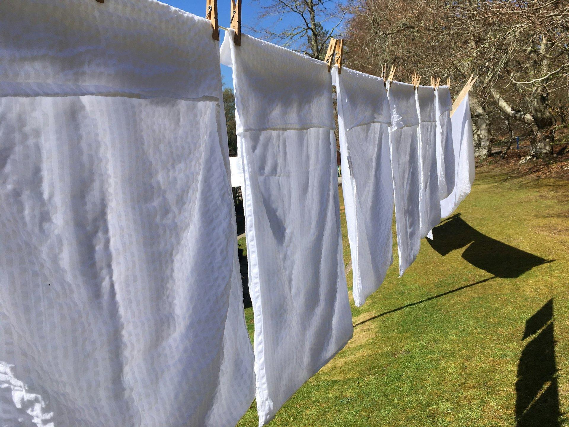 Draps en lin : préserver sa douceur et son éclat grâce à un lavage ...